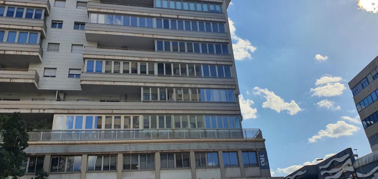 Gran Piso En Zona Comercial Malaga Bagian luar foto
